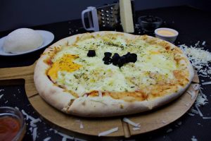 Pizza Frango Catupiry Borda Cheddar